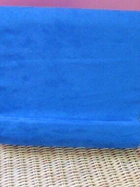 New/Pillow Pad Cushioned Tablet and IPad Stand - Different Angles!